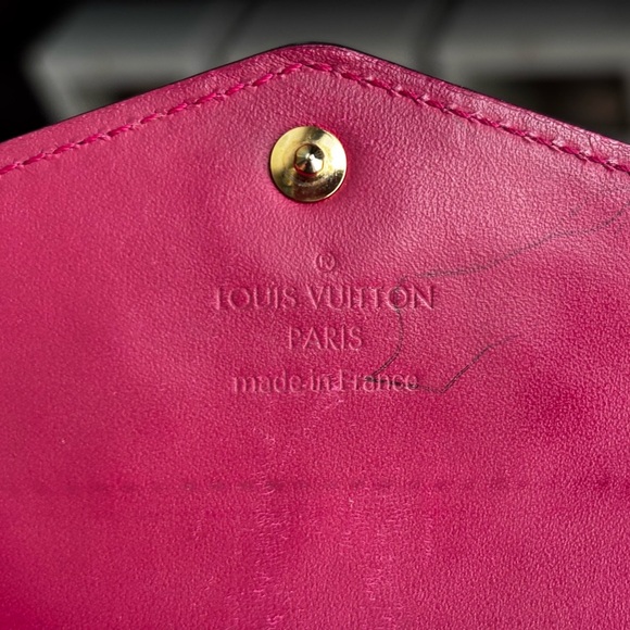 Louis Vuitton Vernis Embossed Wallet - Picture 6 of 9